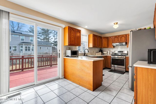 641 Ship Avenue, Beachwood, NJ 08722