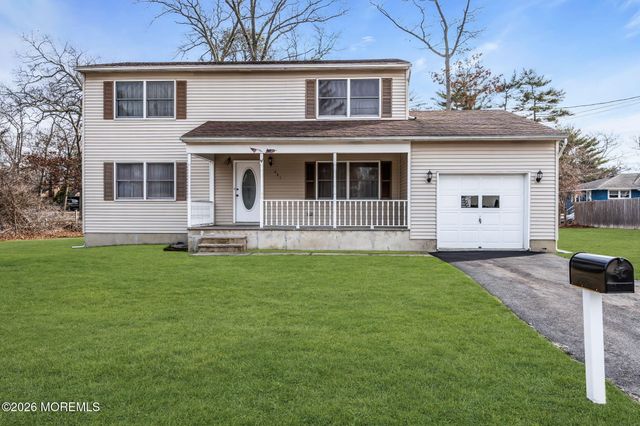 641 Ship Avenue, Beachwood, NJ 08722