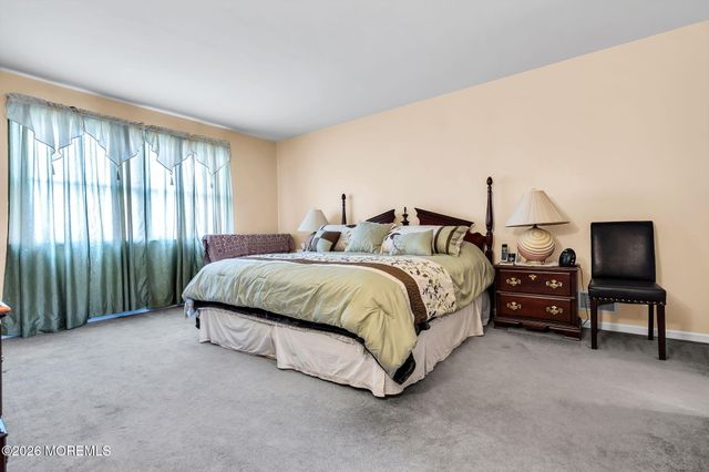 641 Ship Avenue, Beachwood, NJ 08722