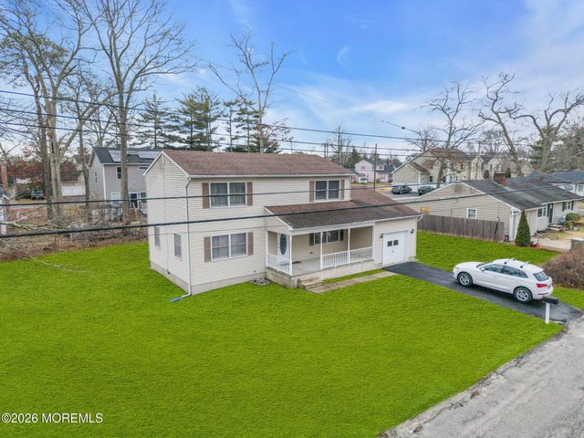 641 Ship Avenue, Beachwood, NJ 08722