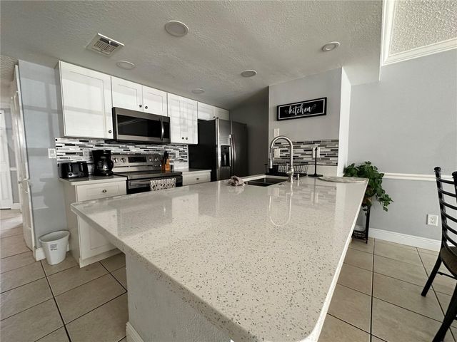 5012 LAGUNA BAY CIRCLE 73, Kissimmee, FL 34746