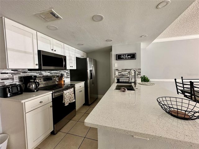 5012 LAGUNA BAY CIRCLE 73, Kissimmee, FL 34746