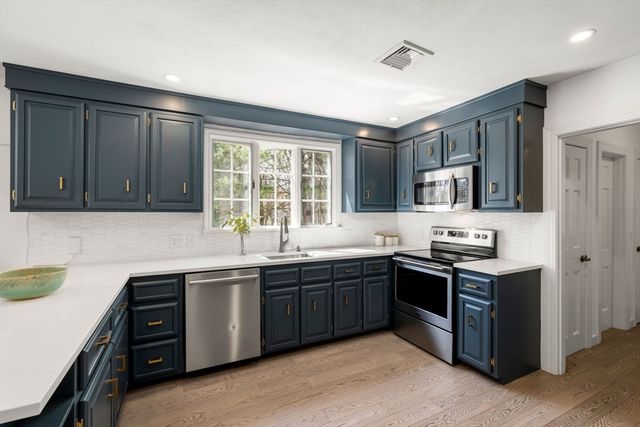 18 Old Orchard Road, Sherborn, MA 01770