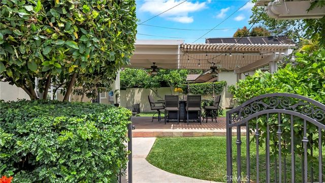 2105 N Heliotrope Drive, Santa Ana, CA 92706