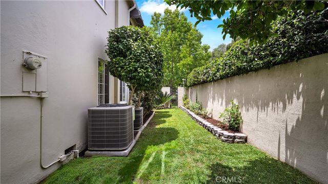 2105 N Heliotrope Drive, Santa Ana, CA 92706