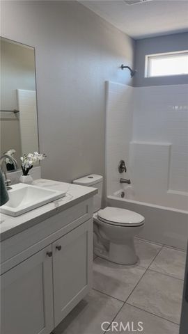 7939 Lassen Avenue, Hesperia, CA 92345