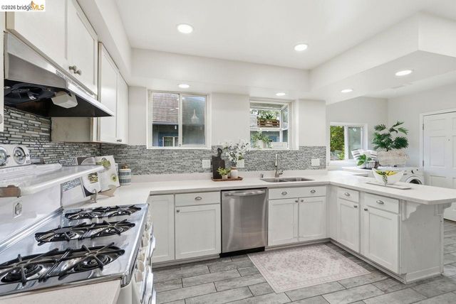 2840 Stanton St, Berkeley, CA 94702