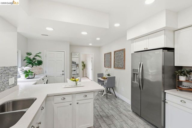 2840 Stanton St, Berkeley, CA 94702