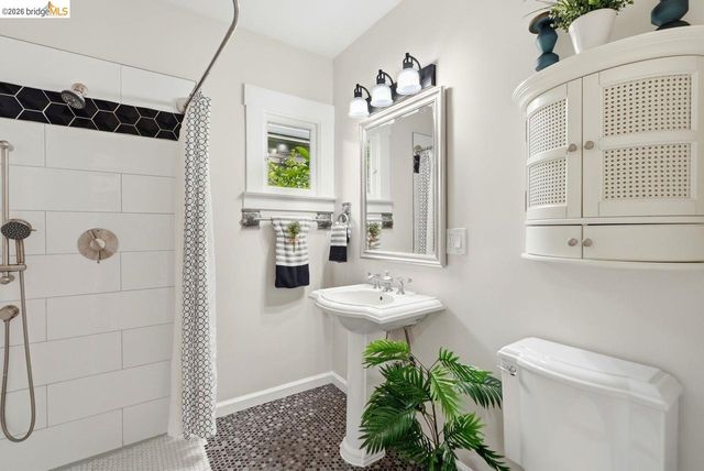 2840 Stanton St, Berkeley, CA 94702