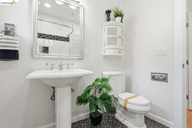 2840 Stanton St, Berkeley, CA 94702