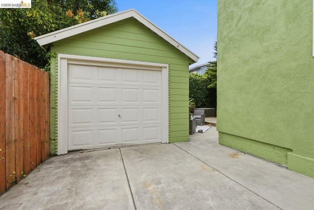 2840 Stanton St, Berkeley, CA 94702