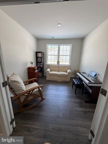 156 LAQUINTA DR, Egg Harbor Township, NJ 08234