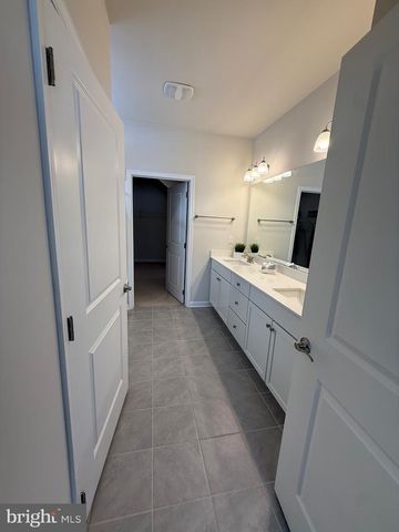 156 LAQUINTA DR, Egg Harbor Township, NJ 08234