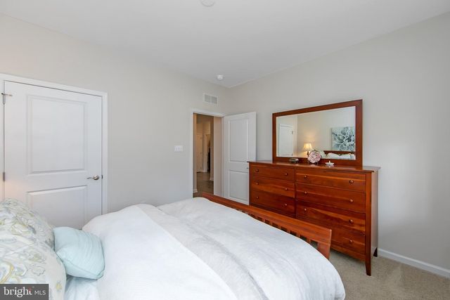 156 LAQUINTA DR, Egg Harbor Township, NJ 08234