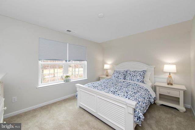 156 LAQUINTA DR, Egg Harbor Township, NJ 08234