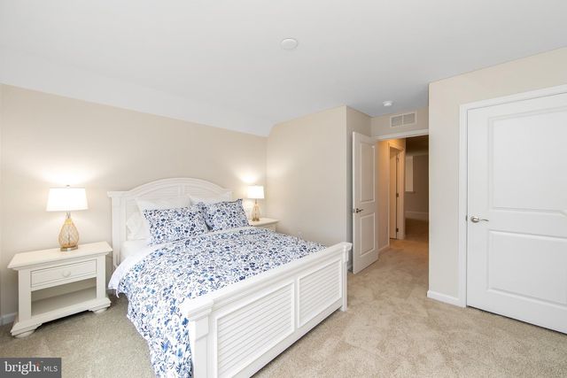 156 LAQUINTA DR, Egg Harbor Township, NJ 08234