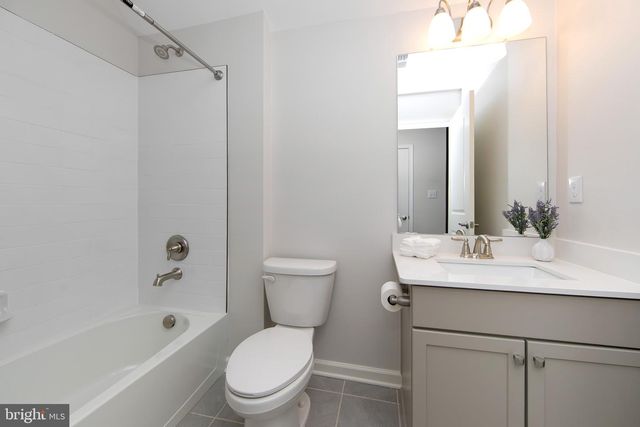 156 LAQUINTA DR, Egg Harbor Township, NJ 08234