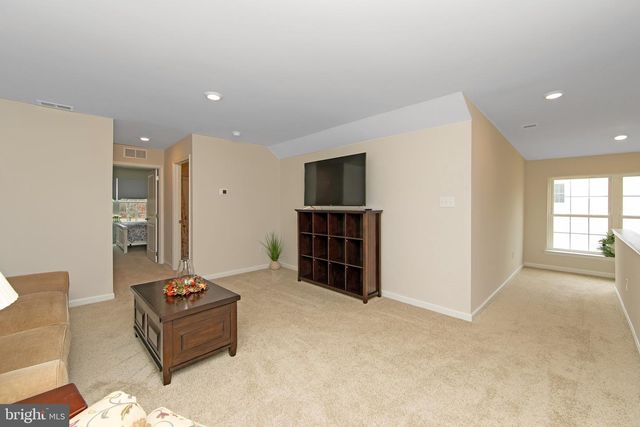 156 LAQUINTA DR, Egg Harbor Township, NJ 08234