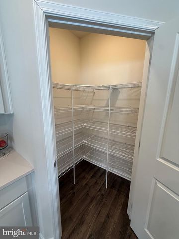 156 LAQUINTA DR, Egg Harbor Township, NJ 08234