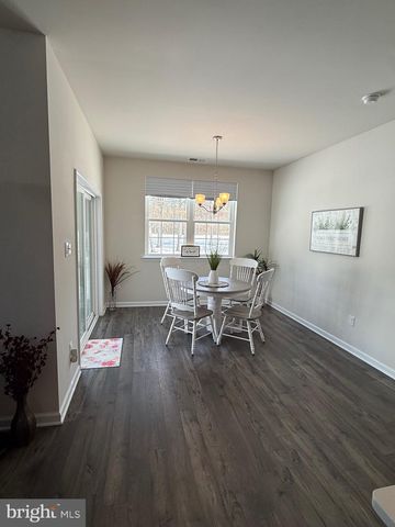 156 LAQUINTA DR, Egg Harbor Township, NJ 08234