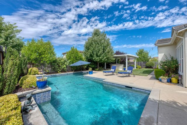 5816 Tree Swallow Cir, Rocklin, CA 95677