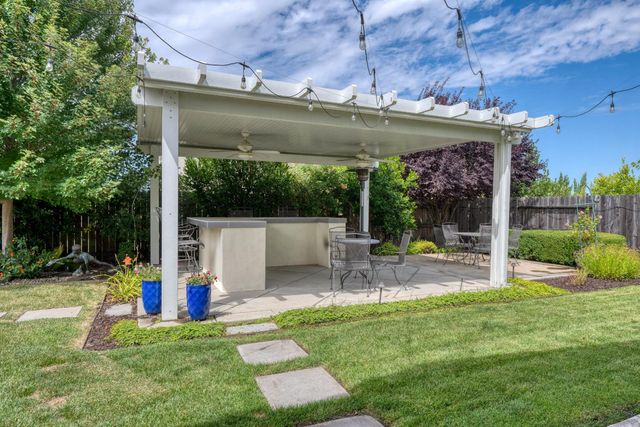 5816 Tree Swallow Cir, Rocklin, CA 95677