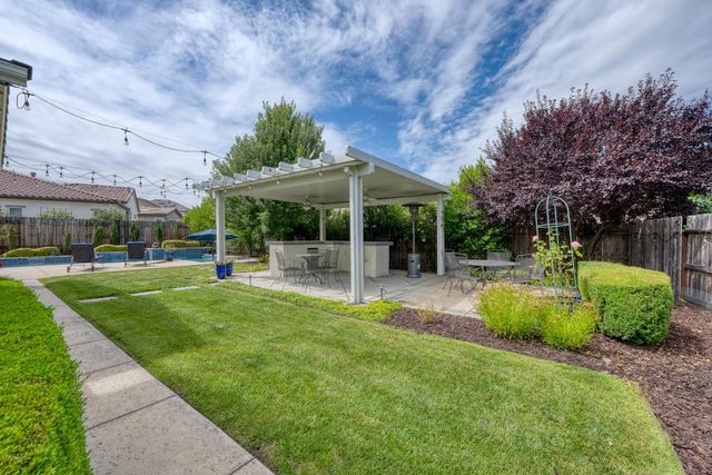 5816 Tree Swallow Cir, Rocklin, CA 95677