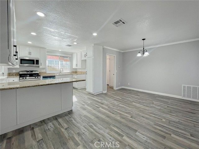 43038 Burlwood, Lancaster, CA 93536