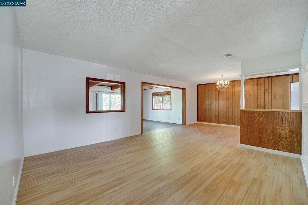 Image 10 of property listing at 1200 Elliott Dr, Vallejo, CA 94589