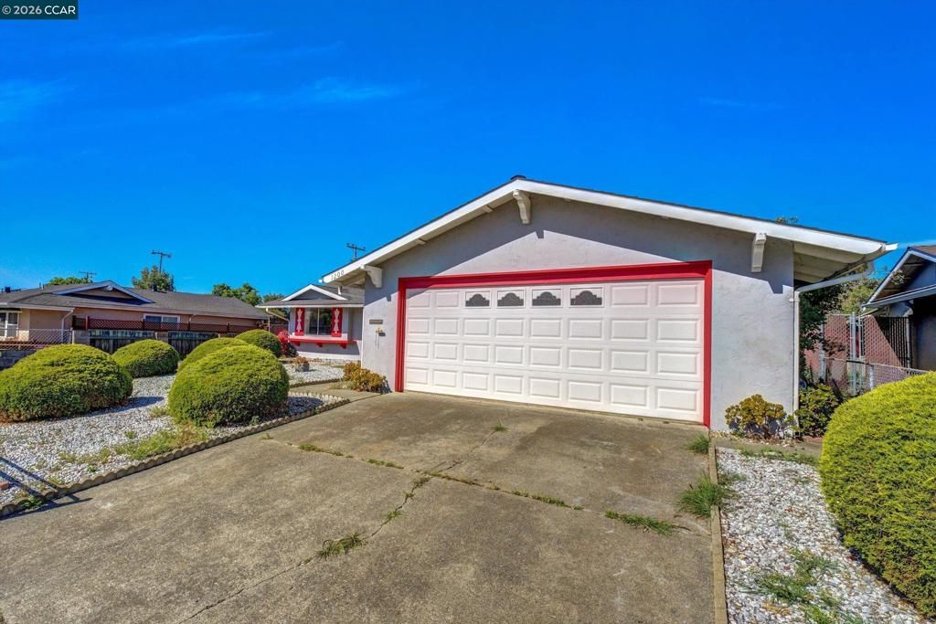 Image 2 of property listing at 1200 Elliott Dr, Vallejo, CA 94589