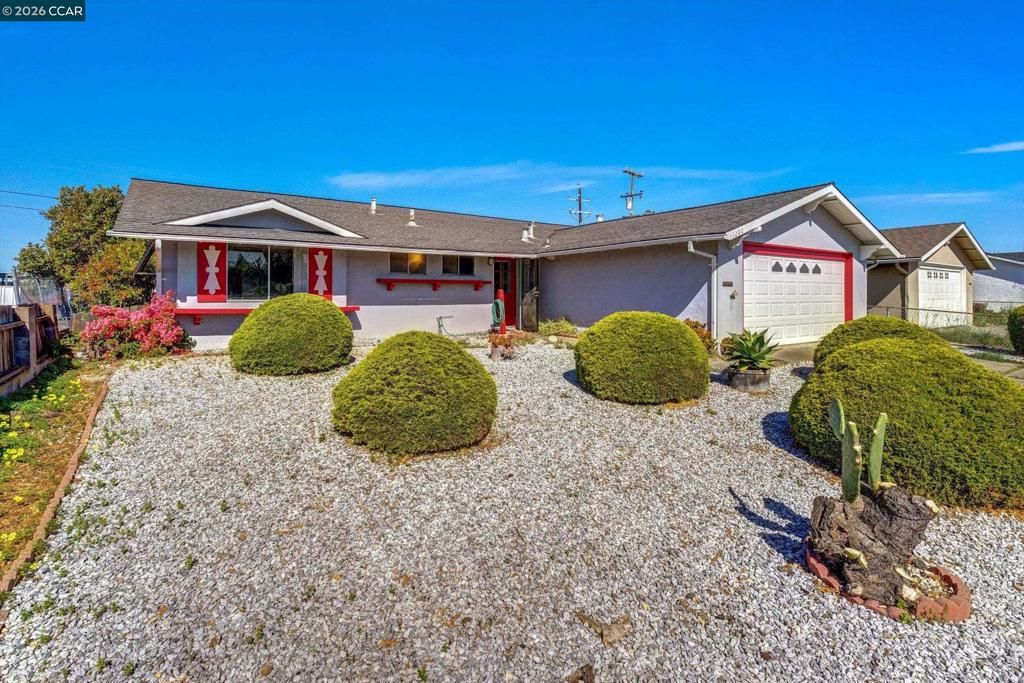 Image 3 of property listing at 1200 Elliott Dr, Vallejo, CA 94589