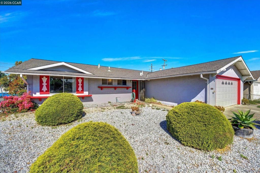 Image 4 of property listing at 1200 Elliott Dr, Vallejo, CA 94589