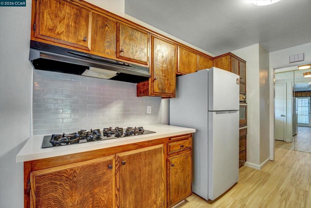 Image 7 of property listing at 1200 Elliott Dr, Vallejo, CA 94589