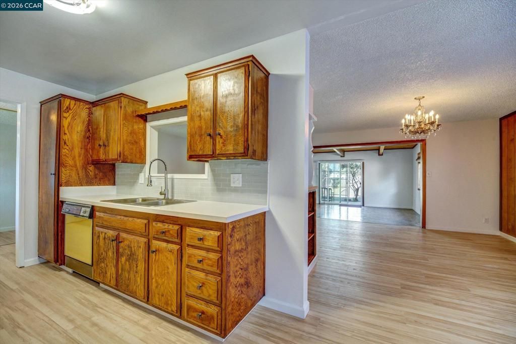 Image 8 of property listing at 1200 Elliott Dr, Vallejo, CA 94589