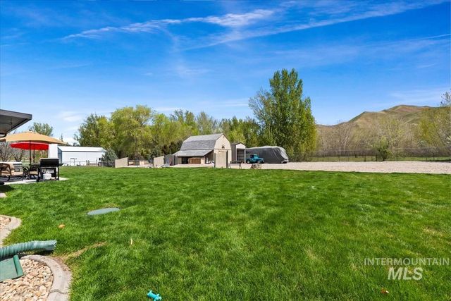 760 Celeste Dr, Emmett, ID 83617