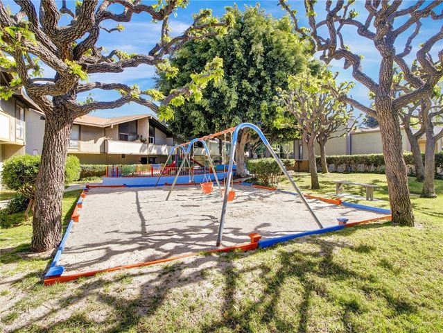 806 Coriander C, Torrance, CA 90502
