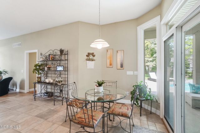 8766 Willow Pond Boulevard, Sylvania, OH 43560