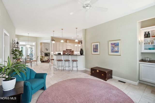 8766 Willow Pond Boulevard, Sylvania, OH 43560