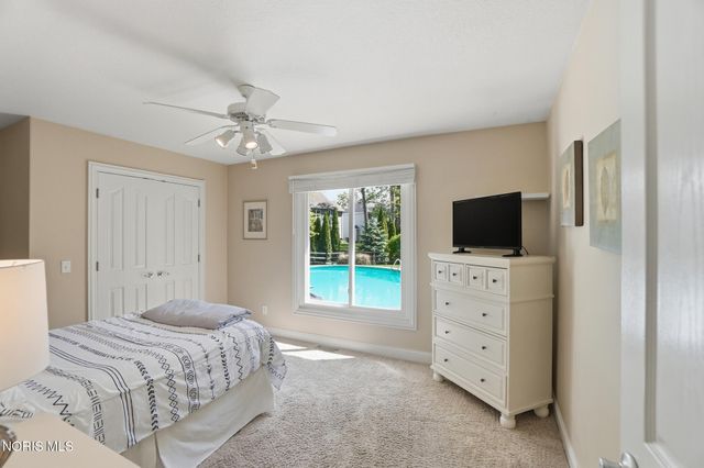 8766 Willow Pond Boulevard, Sylvania, OH 43560
