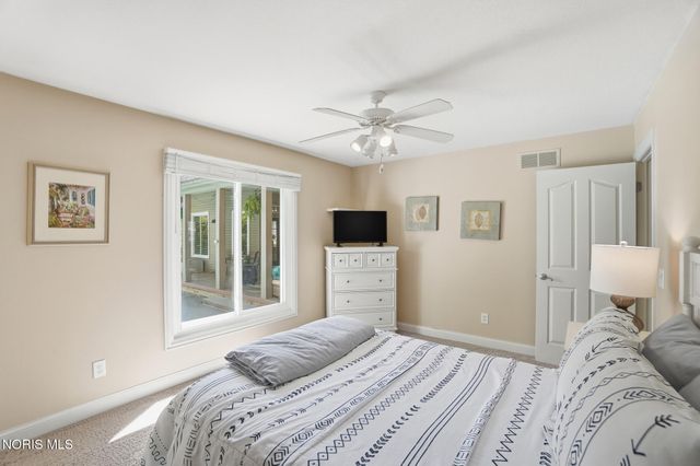 8766 Willow Pond Boulevard, Sylvania, OH 43560