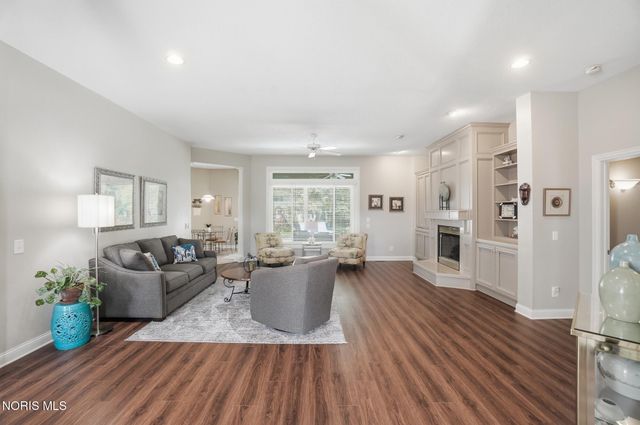 8766 Willow Pond Boulevard, Sylvania, OH 43560