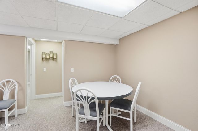 8766 Willow Pond Boulevard, Sylvania, OH 43560