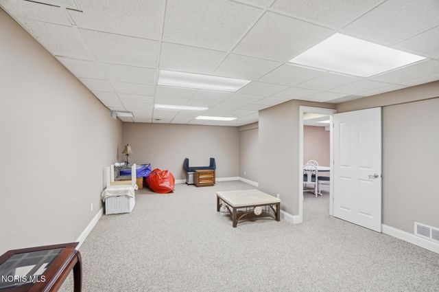 8766 Willow Pond Boulevard, Sylvania, OH 43560