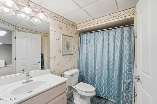 8766 Willow Pond Boulevard, Sylvania, OH 43560