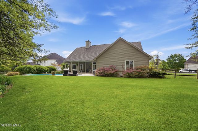 8766 Willow Pond Boulevard, Sylvania, OH 43560