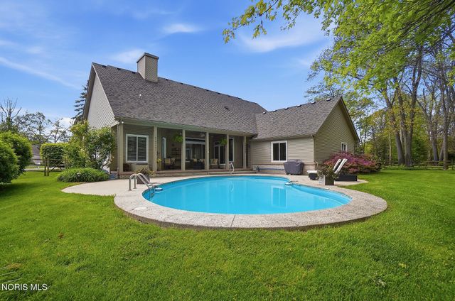 8766 Willow Pond Boulevard, Sylvania, OH 43560