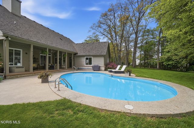 8766 Willow Pond Boulevard, Sylvania, OH 43560