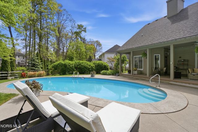 8766 Willow Pond Boulevard, Sylvania, OH 43560