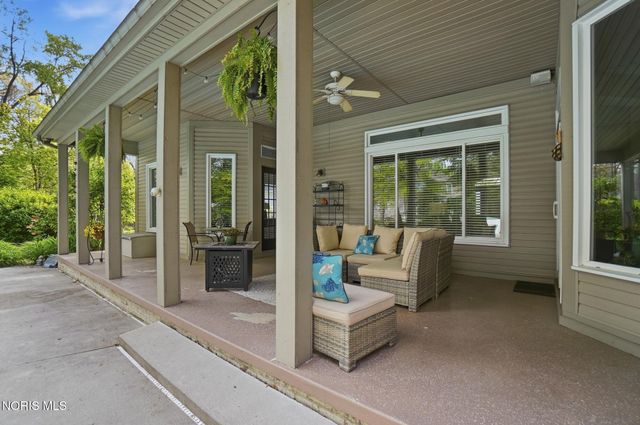 8766 Willow Pond Boulevard, Sylvania, OH 43560