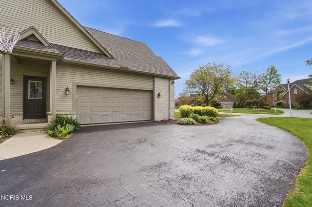 8766 Willow Pond Boulevard, Sylvania, OH 43560